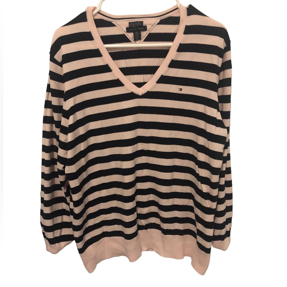 Like New Tommy Hilfiger XXL Women’s lightweight v-neck top pink and black